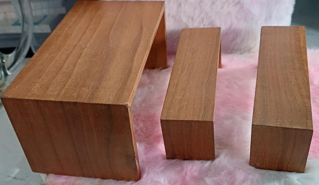 Poppenhuis tafel met twee bankjes, Ophalen of Verzenden, Poppenhuis