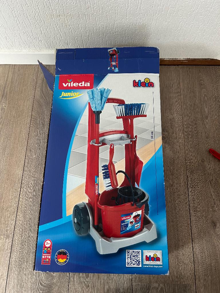 Vileda Junior kinderschoonmaaksetje (Apeldoorn), Ophalen