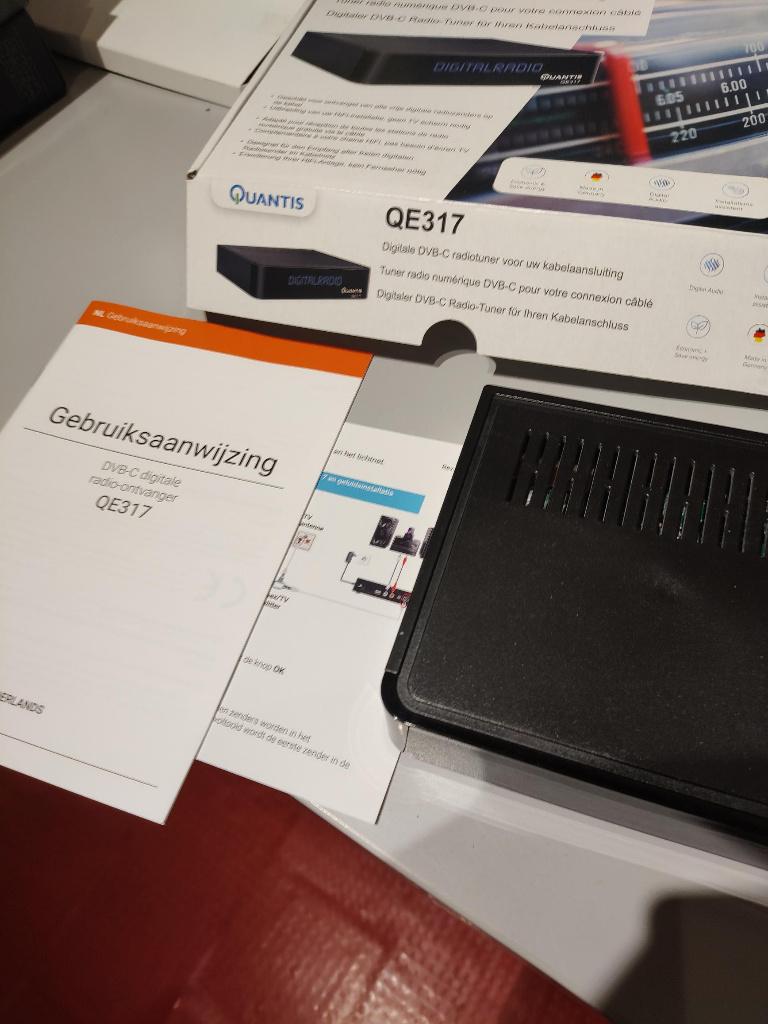 Quantis QE317 DVB-C radiotuner, Ophalen of Verzenden, Zo goed als nieuw, Analoog