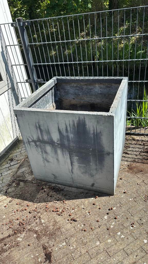 Verhoogd bed, bloembak, bloempot, plantenbak, grote buitenbak