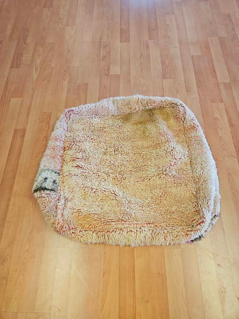 Marokkaanse Berber poef. Mooie dikke wol! Weg = Weg, Huis en Inrichting, Banken | Voetenbanken en Poefen, Overige materialen, Ophalen of Verzenden