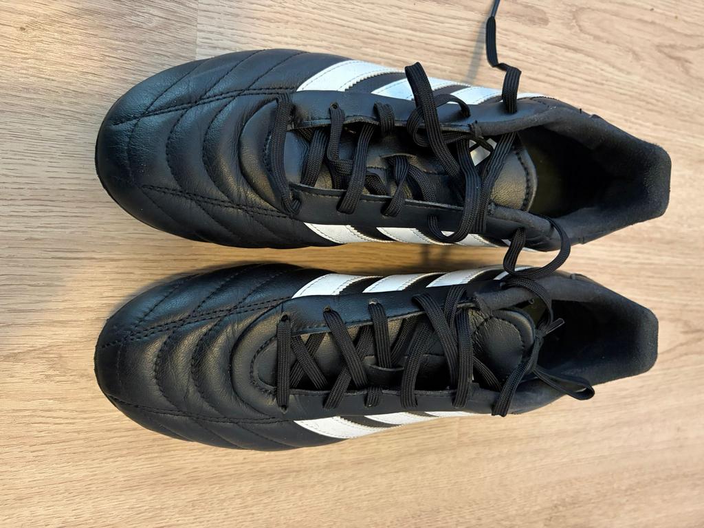 Voetbalschoenen, Maat XS of kleiner, Ophalen, Zo goed als nieuw, Schoenen