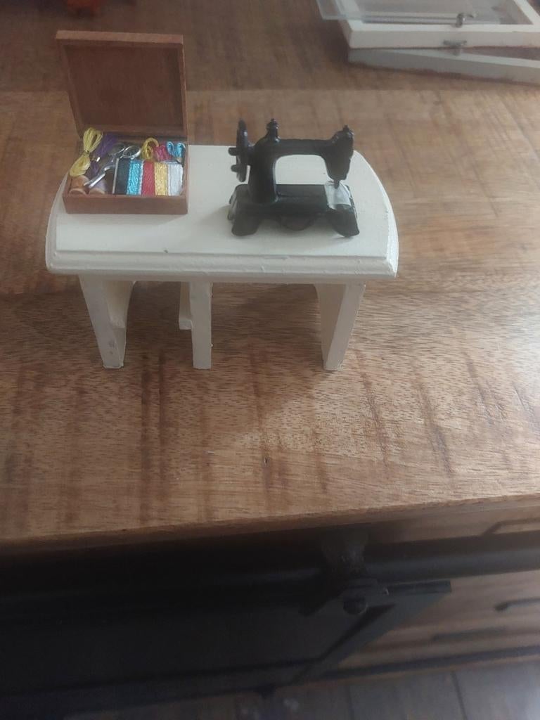 Miniatuur Naaimachine voor Poppenhuis, Ophalen of Verzenden, Gebruikt