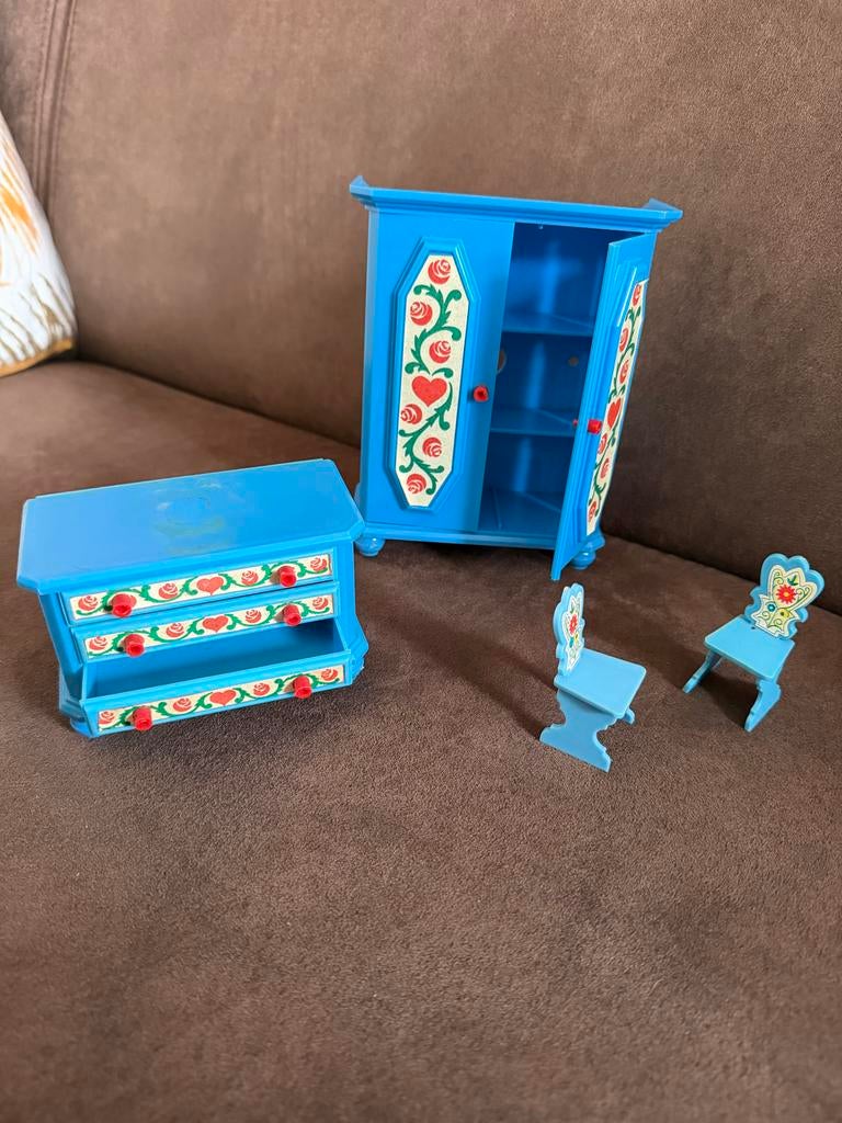 Vintage Poppenhuis Meubels: Kast, Ladekast en Stoeltjes, Ophalen of Verzenden, Gebruikt, Poppenhuis