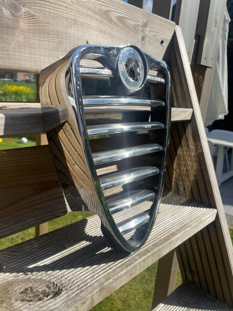 Alfa Romeo grill hart bertone, Ophalen, Alfa Romeo