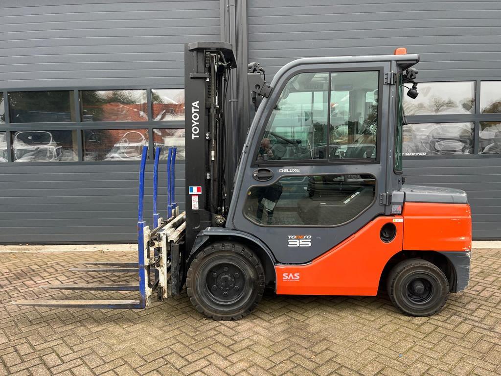 Toyota 52-8FDJF35 Triplex mast 2023 Cascade vorkverstellers, Auto's, Gebruikt, Overige carrosserieën, Origineel Nederlands, Bedrijf