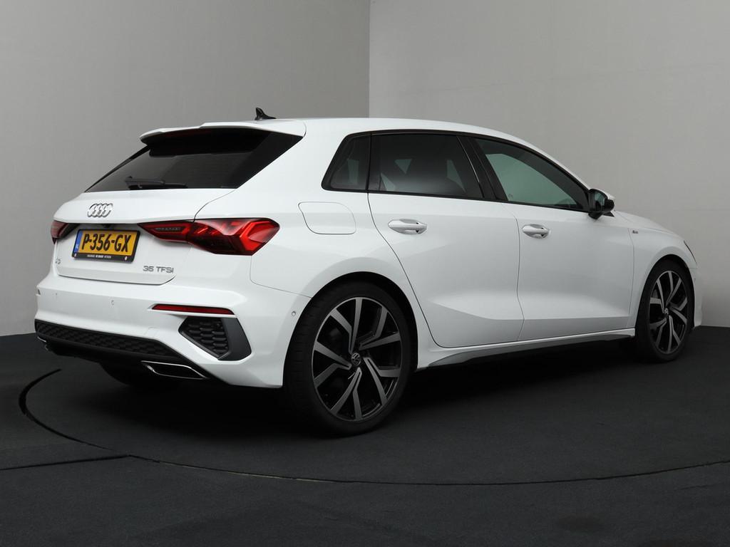 Audi A3 Sportback 35 TFSI S edition | ACC | Achteruitrijcame, 4 cilinders, 150 pk, Leder en Stof, Wit