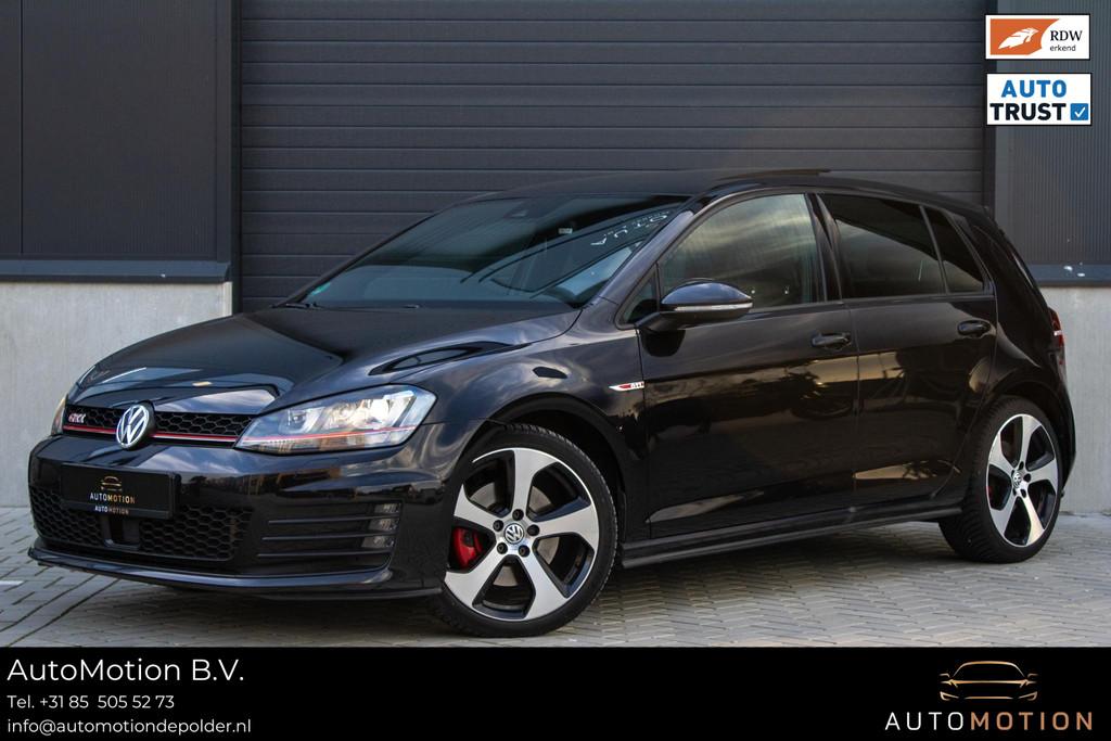 Volkswagen Golf 7 2.0 TSI GTI PANO CAMERA LEDER ELEKTRISCHE, Stof, Zwart, 4 cilinders, Met garantie (alle)