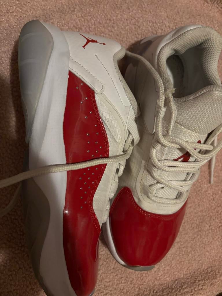 Jordan 11 basketbalschoenen maat 40, Kleding | Heren, Schoenen, Ophalen of Verzenden, Gedragen, Wit, Sneakers of Gympen