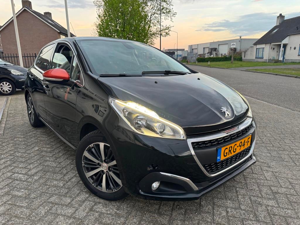 Peugeot 208 1.2 PureTech Roland Garros Airco, Pano, Cruise, Auto's, Voorwielaandrijving, Gebruikt, Euro 6, Bluetooth