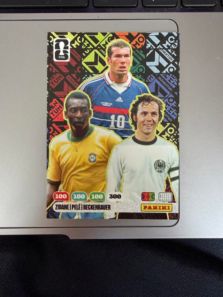 Panini FIFA Momentum Kaart: Zidane, Pelé, Beckenbauer, Ophalen of Verzenden, Zo goed als nieuw, Buitenlandse clubs, Spelerskaart