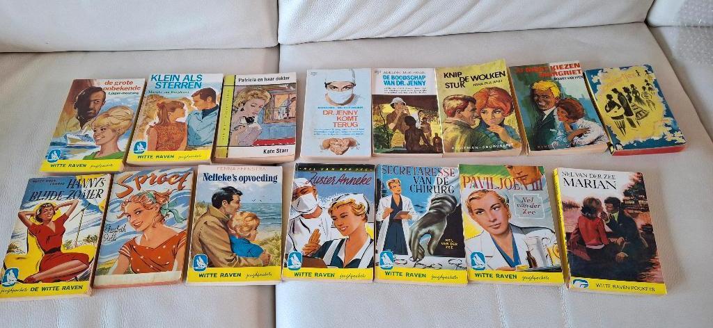 Oude romannetjes o.a. van Witte Raven en Kluitman (pockets), Ophalen of Verzenden, Gelezen, Diverse auteurs