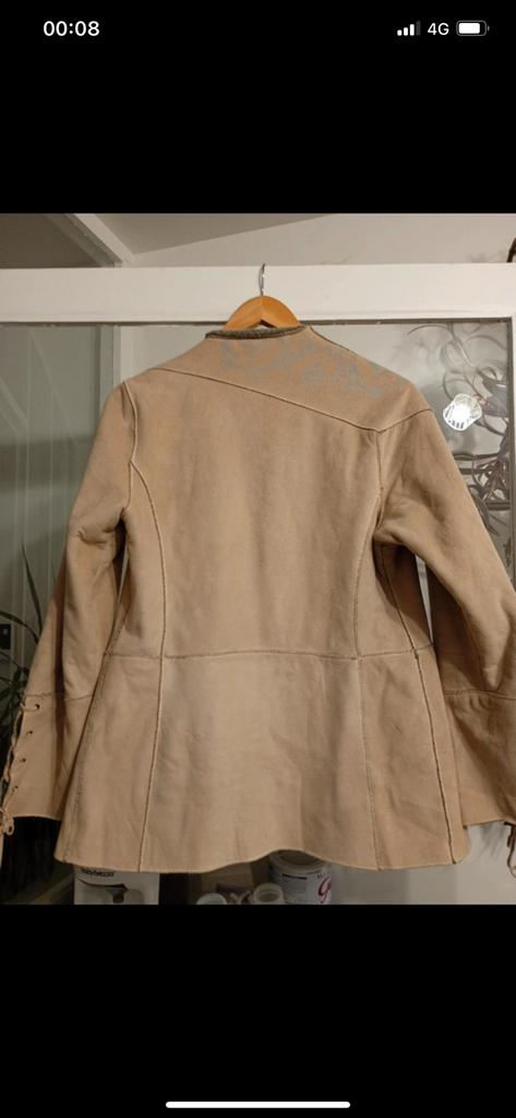 VERSACE jas /jasje  SUEDE was 245,- nu 45,-LAAGSTE PRIJS !!!, Ophalen of Verzenden, Zo goed als nieuw, Maat 42/44 (L), Beige