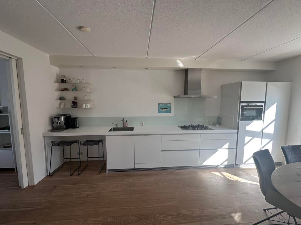 Bulthaup b1 keuken, rechte wand, kleur wit, Ophalen, Wit, Greeploos