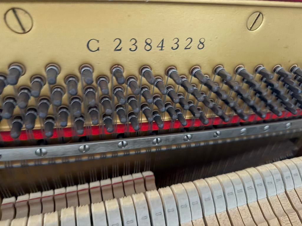 2 kleine yamaha piano’s en zwarte Kingsburg vervoer mogelijk, Ophalen of Verzenden, Zo goed als nieuw, Zwart