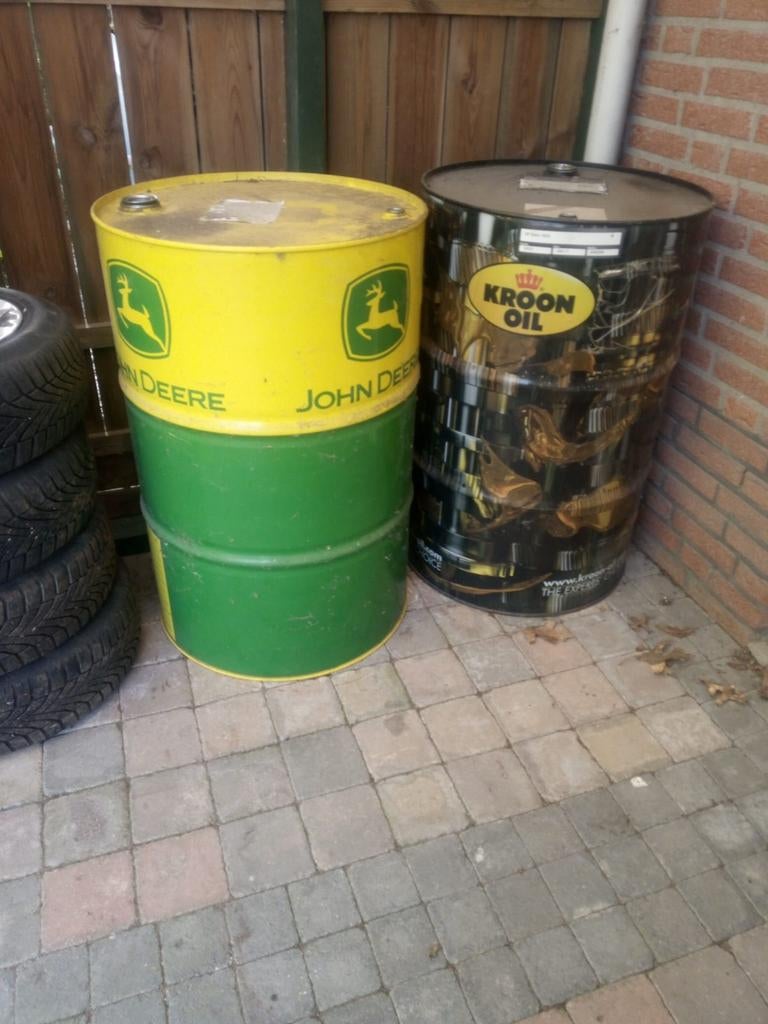 Olievaten 210 liter - John Deere & Kroon Oil, Doe-het-zelf en Verbouw, Overige Doe-het-zelf en Verbouw, Ophalen, Gebruikt