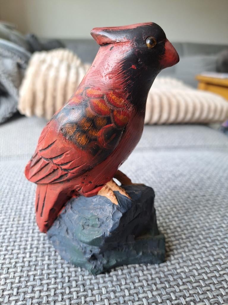 Handgesneden en -geschilderde Kardinaal Vogel - 15cm, Minder dan 20 cm, Handgemaakt, Ophalen of Verzenden, Steen of Keramiek