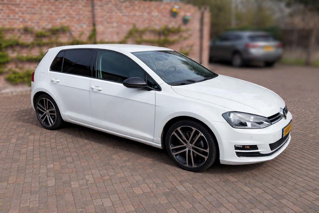 VW Golf DSG | Onderhouden | Nieuwe APK Rijdt Perfect, Zwart, 4 cilinders, Wit, Origineel Nederlands
