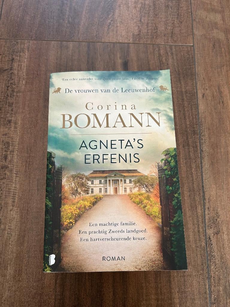 Boek roman: Agneta's erfenis (vrouwen van de Leeuwenhof), Ophalen of Verzenden, Zo goed als nieuw, Corina Bomann, Europa overig