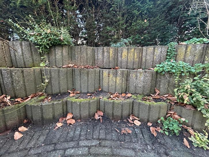 Bloembakken stapelbaar van beton 35 stuks, Tuin en Terras, Bloembakken en Plantenbakken, Gebruikt, Beton, Tuin, 30 tot 60 cm, Minder dan 60 cm