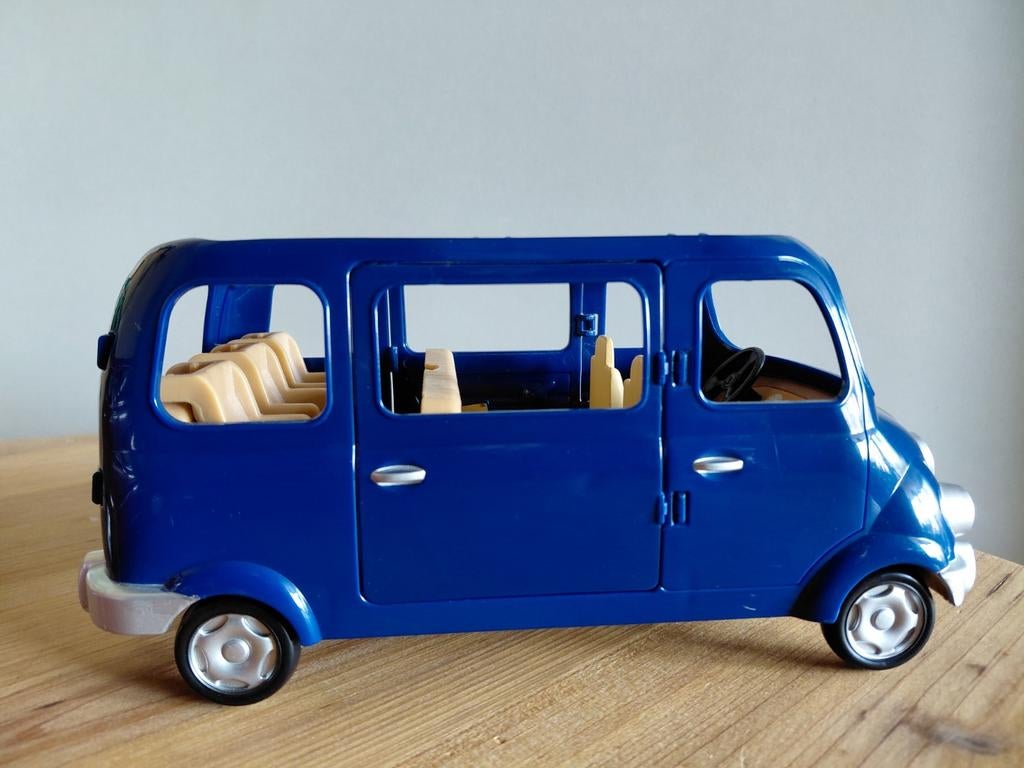 Sylvanian families blauwe auto/bus/zevenzitter compleet, Verzamelen, Ophalen of Verzenden, Gebruikt, Poppenhuis