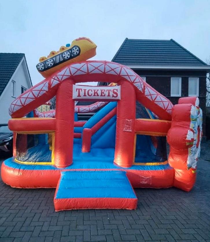 Springkussen “Rollercoaster” te huur, Hobby en Vrije tijd, Feestartikelen | Verhuur, Zo goed als nieuw, Overige, Ophalen of Verzenden