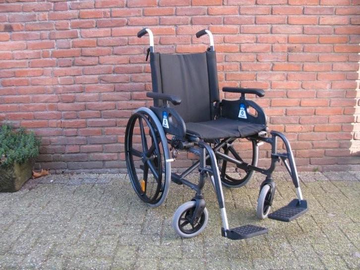 Minos aluminium inklapbare rolstoel 49cm Met hoge drukbanden, Diversen, Rolstoelen, Zo goed als nieuw, Duwrolstoel, Inklapbaar