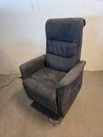 Sta op stoel / opsta stoel grijs suèdine, Huis en Inrichting, Fauteuils, Ophalen, Minder dan 75 cm, 50 tot 75 cm