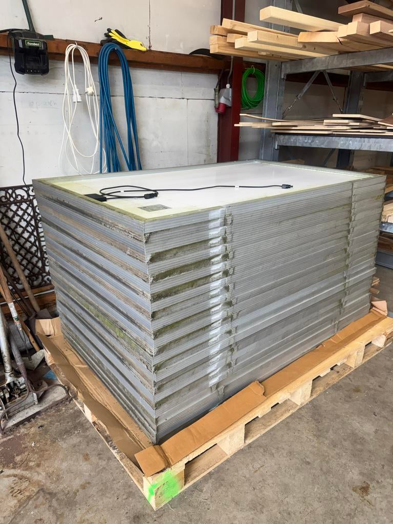 26 JA Solar 310 WP zonnepanelen, Doe-het-zelf en Verbouw, Ophalen, Gebruikt