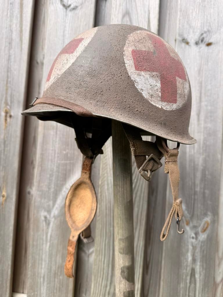 Ww2 REPRO medic helm, Verzamelen, Verzenden, Overige soorten, Amerika, Helm of Baret