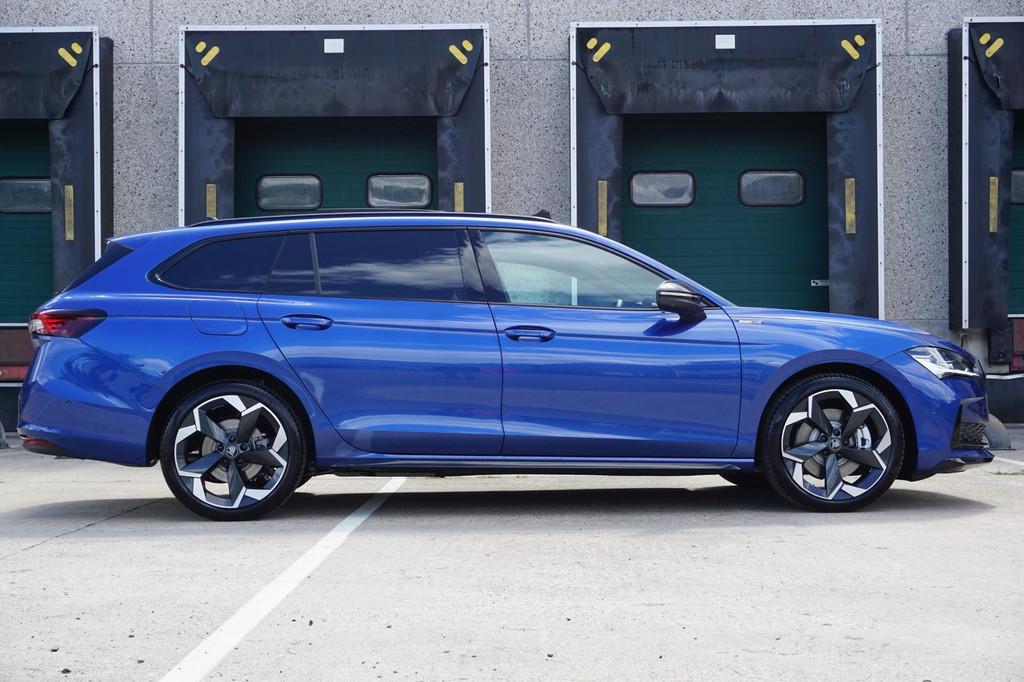 Skoda Superb Combi 1.5 TSI 204pk PHEV DSG Sportline Business, Auto's, Skoda, 12 maanden, Stof, Euro 6, Verwarming stoelen achter