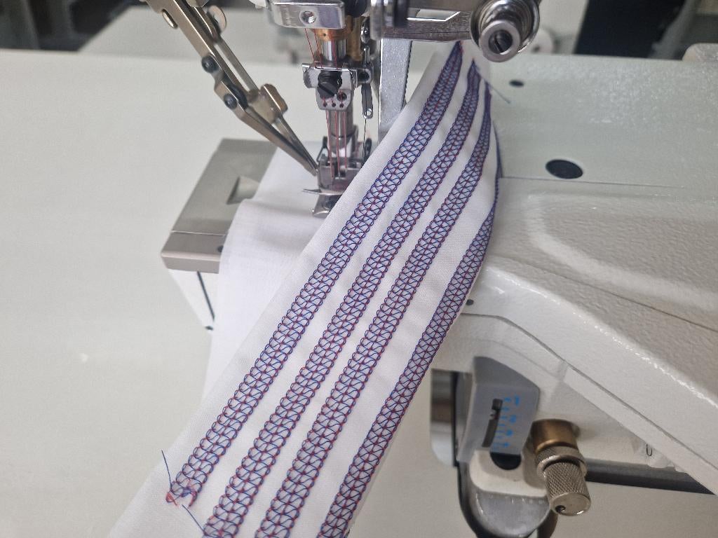 Jack K4-UT bovendek onderdek machine AUTOMAAT ZO GOED ALS 2, Hobby en Vrije tijd, Naaimachines en Toebehoren, Zo goed als nieuw