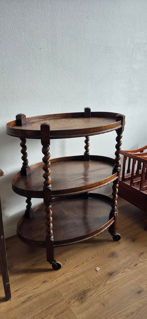 Antieke Etagere, Ophalen