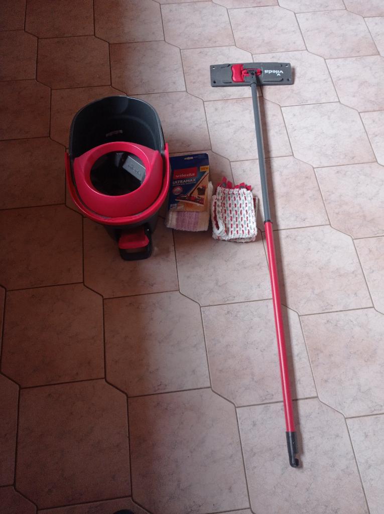 Vileda dweilset NIEUW 4 nieuwe dweilen 2 nieuwe dweilstelen, Ophalen of Verzenden, Mop of Dweil