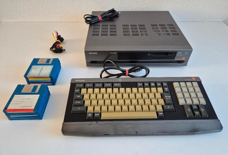 Philips NMS-8250 MSX2 Home Computer + Keyboard & Diskettes, Computers en Software, Vintage Computers, Ophalen of Verzenden