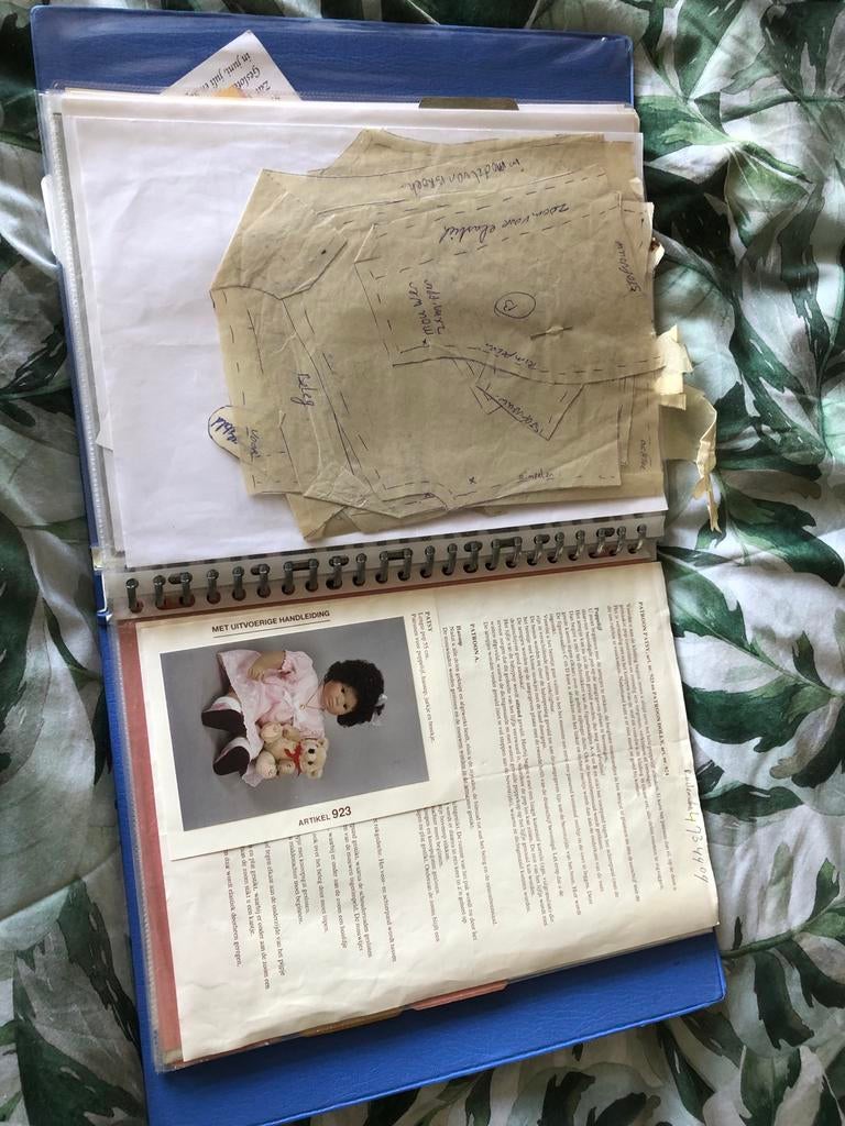 Patronenboek voor poppenkleding, Hobby en Vrije tijd, Kledingpatronen, Overige merken, Kind, Ophalen of Verzenden, Overige typen