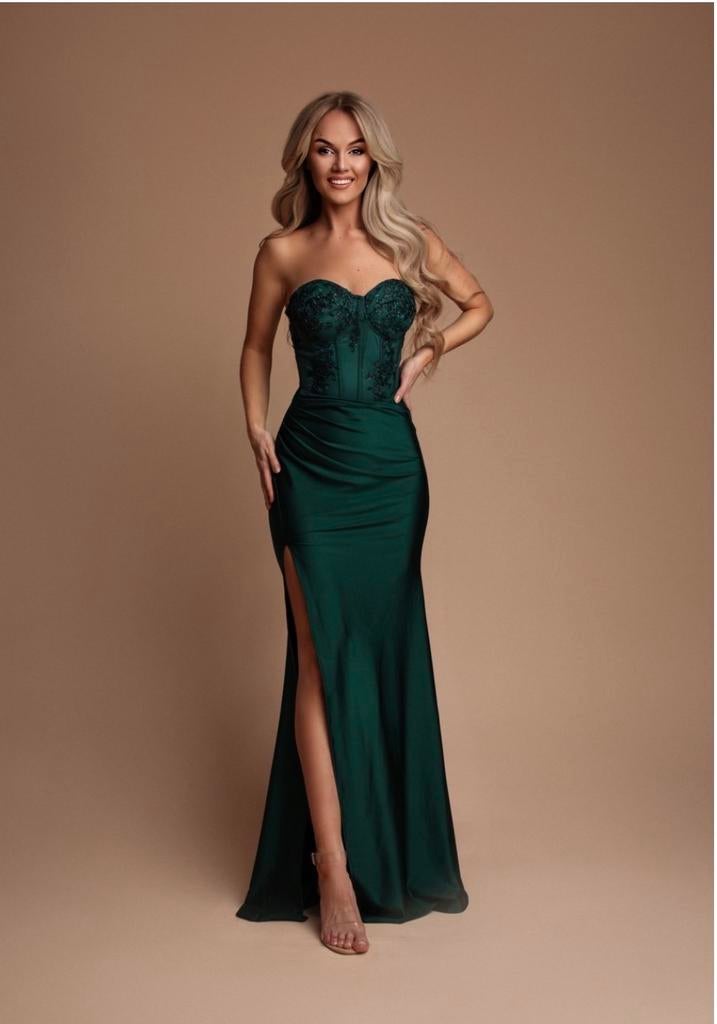 Prachtige smaragdgroene galajurk met split, Kleding | Dames, Gelegenheidskleding, Galajurk, Maat 42/44 (L), Ophalen of Verzenden