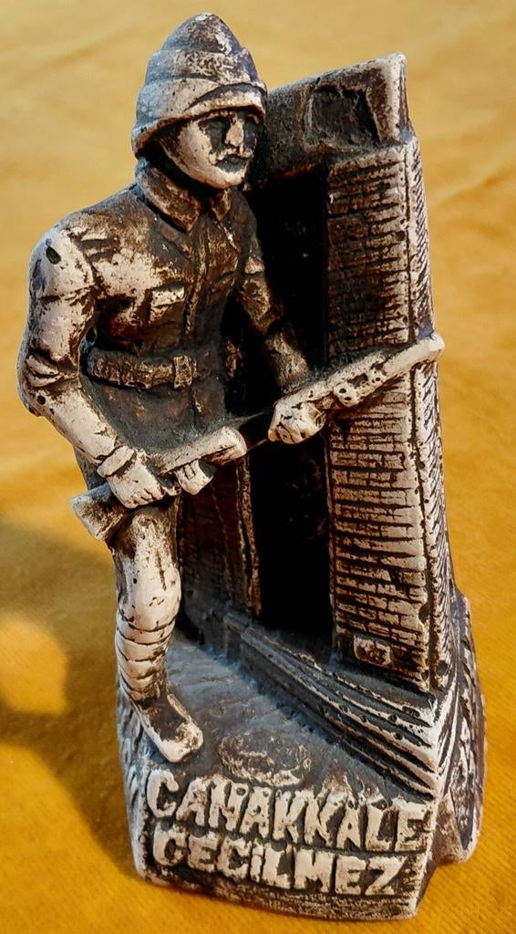 Beeldje soldaat Canakkale 13cm hoog, Ophalen of Verzenden, Gebruikt, Mens