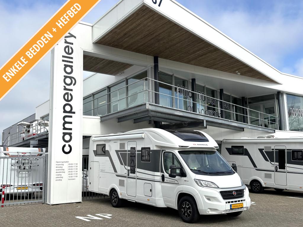 Adria Matrix Plus 670 DL ENKELE BEDDEN+HEFBED+FACE TO FACE, Caravans en Kamperen, Campers, Winterisolatie, Ringverwarming, Fiat
