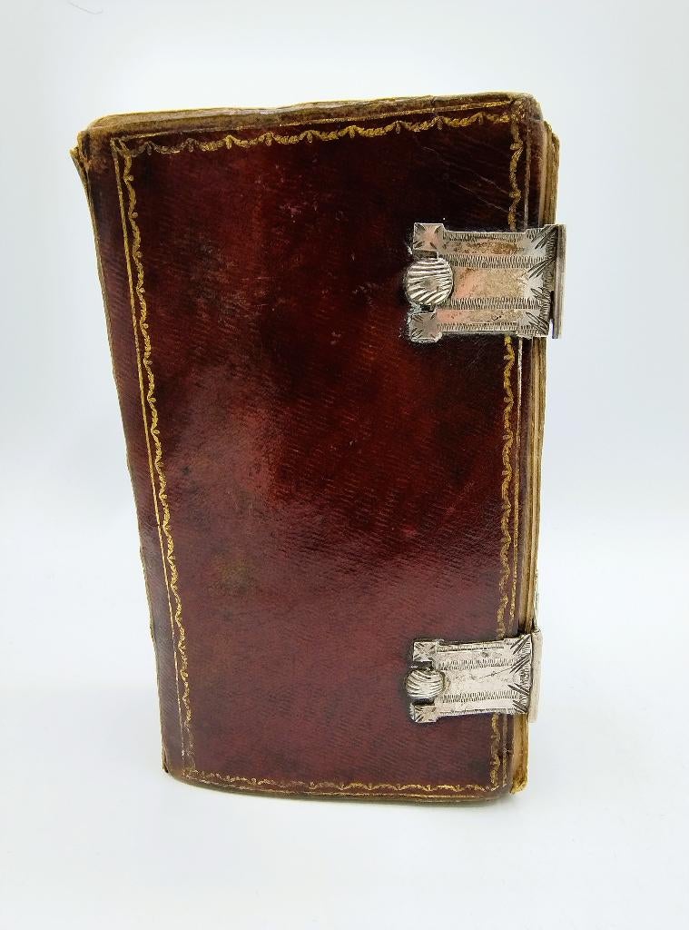Bijbel met zilveren sloten, 18e eeuws, Verzenden, Bijbel