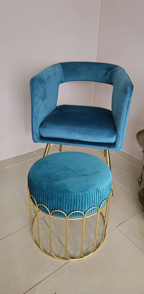 Mooie velvet stoel met poef, decoratie!, Huis en Inrichting, Fauteuils, Ophalen, Zo goed als nieuw, 50 tot 75 cm