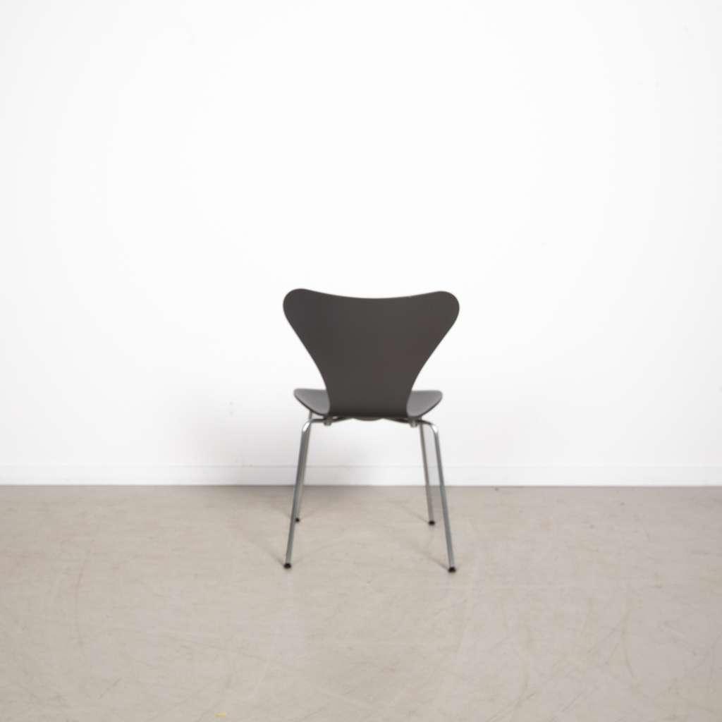 8x Fritz Hansen Series 7 Stoel 3107 Donkergrijs, Niet ingevuld, Kunststof, Niet ingevuld, Ophalen of Verzenden