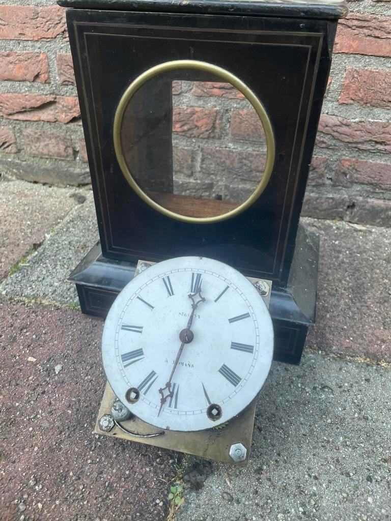 Antieke Franse tafelklok “zoldervondst”, Antiek en Kunst, Antiek | Klokken, Ophalen of Verzenden