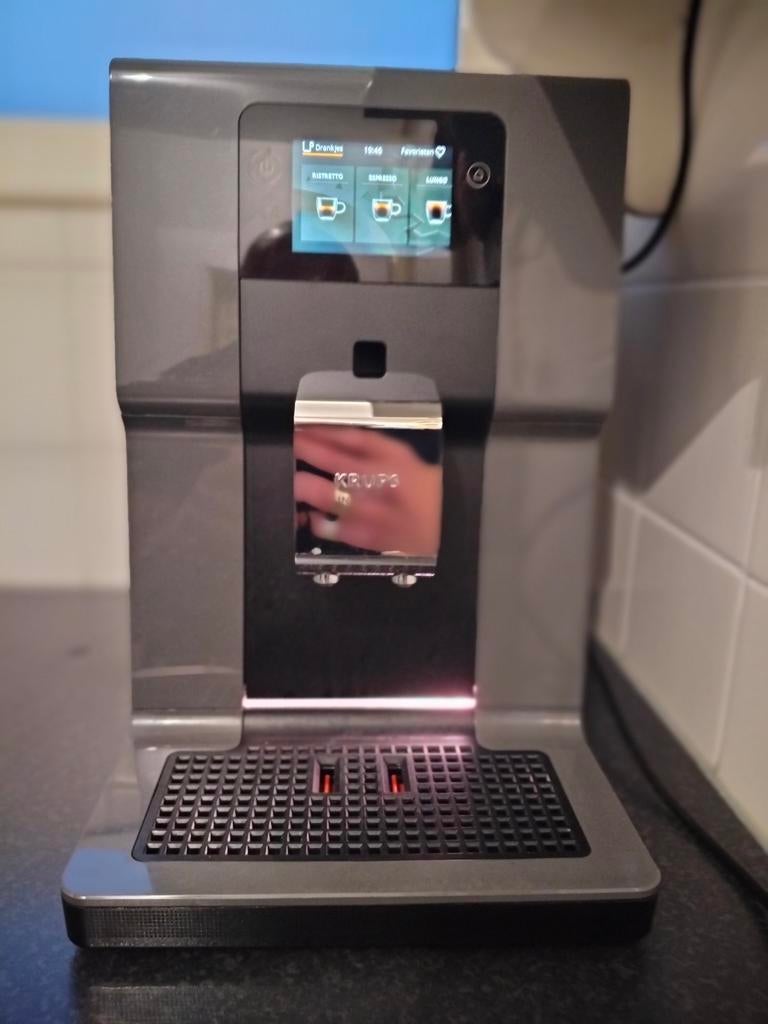 Krups koffiemachine ( bonen), Witgoed en Apparatuur, Koffiezetapparaten, Ophalen, Zo goed als nieuw, Koffiemachine