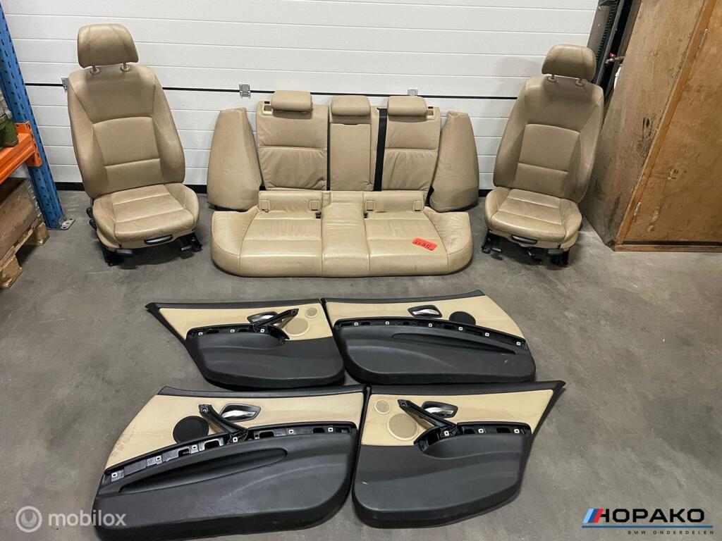 BMW E91 3 serie Interieur beige/zwart leder VERWARMD, Gebruikt, Einsteinlaan 5 rijswijk, Bmw, Ophalen of Verzenden