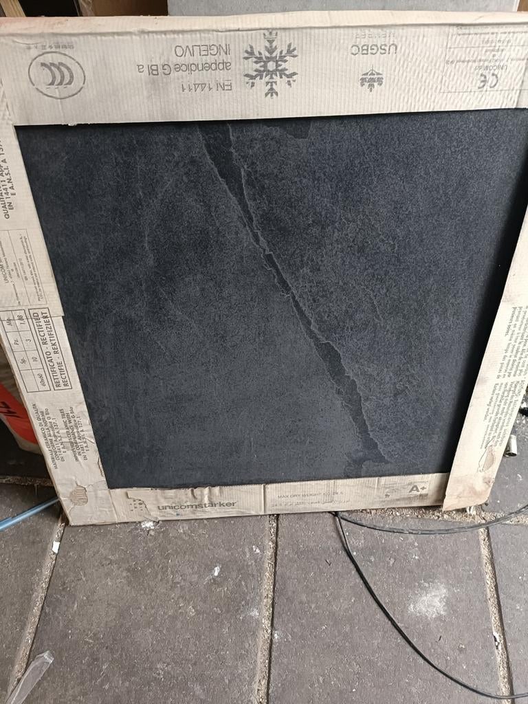 4 mooie grote 60x60 wand of vloer badkamertegels, Doe-het-zelf en Verbouw, Tegels, Ophalen, 60 cm of meer, Minder dan 5 m², Vloertegels