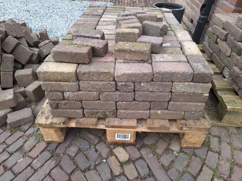 Kleine klinkers.  Bont. 4 m2, Tuin en Terras, Tegels en Klinkers, Ophalen, Beton, Klinkers