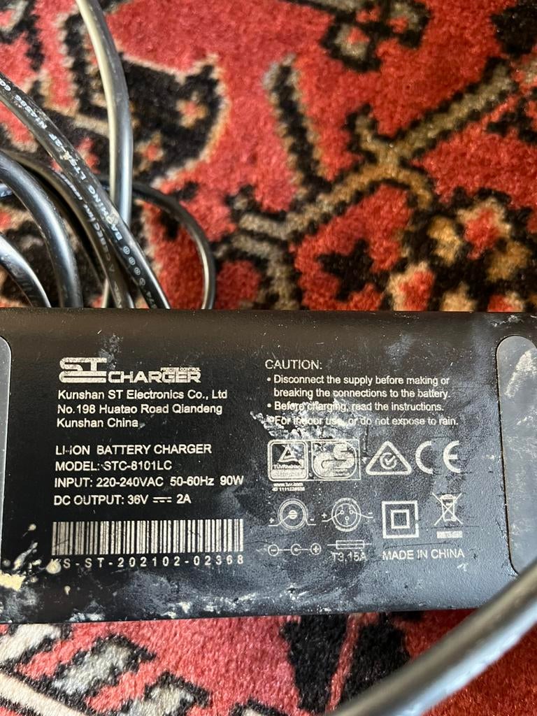 Fiets accu +lader komt van een van dijk elektrische fiets, Ophalen, Gebruikt