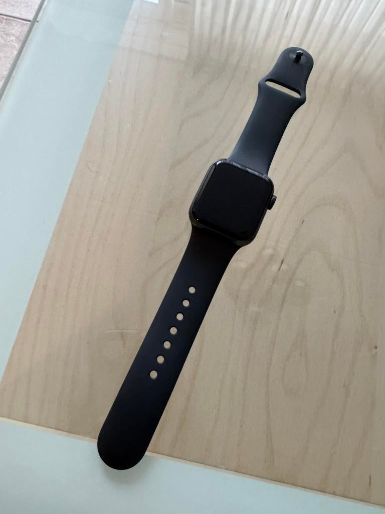 Apple watch se 2021, Ophalen of Verzenden, Zo goed als nieuw, Zwart, IOS