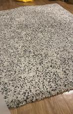 IKEA VINDUM tapijt, wit/zwart, 133x180 cm, Huis en Inrichting, Stoffering | Tapijten en Kleden, Gebruikt, 100 tot 150 cm, Wit